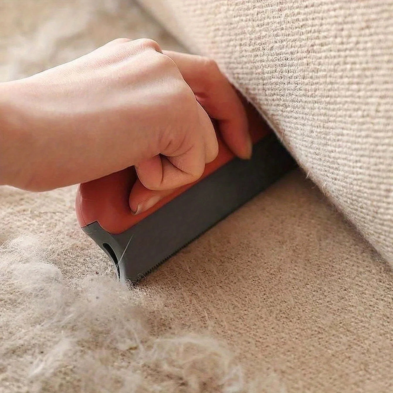 Cleonix™ Pet Hair Remover – Instantly Removes Pet Fur from Sofas & Rugs